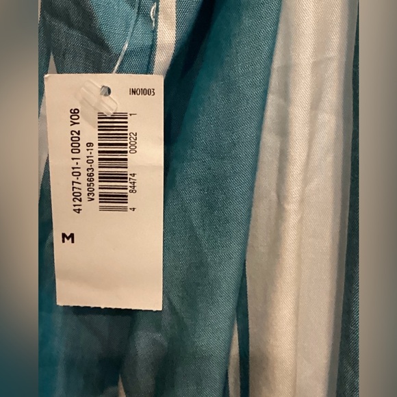 NWT women’s Old Navy blouse tank top - Picture 4 of 4